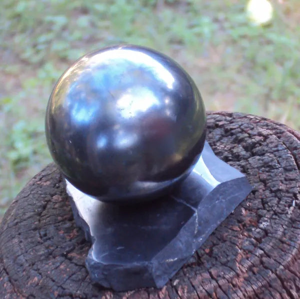 100mm Shungite Sphere + Stand